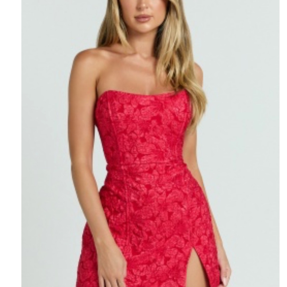 Elegant Red Strapless Dress